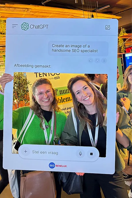 Judith en Iris, digital marketeers bij GBL Agency, op BrightonSEO event