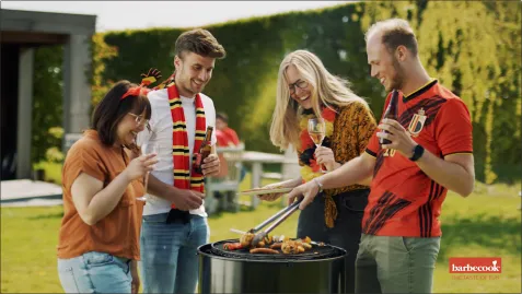 Beeld uit reclamespot van Barbecook