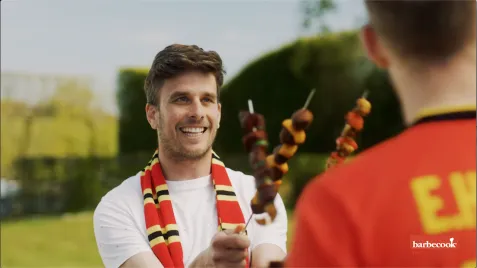 Beeld uit reclamespot van Barbecook